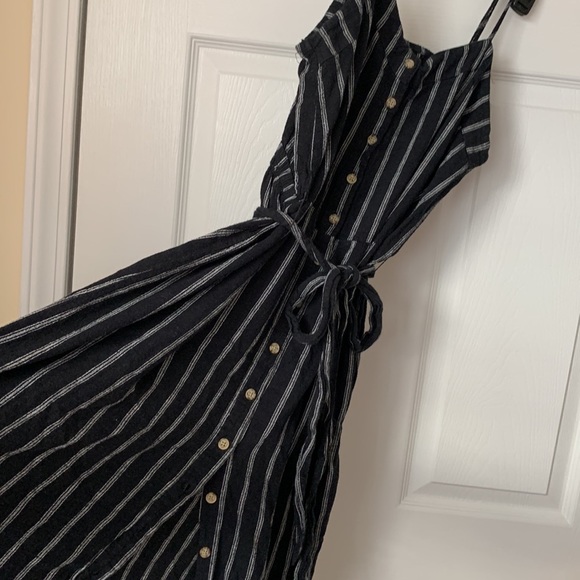 Universal Thread resort wear linen dress - Picture 2 of 4